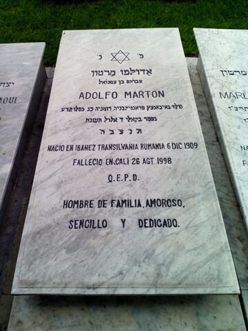 Lápida de Adolfo Marton