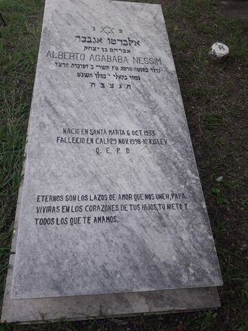 Lápida de Alberto Agababa