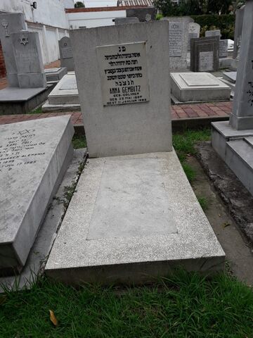 Lápida de Anna Gembitz