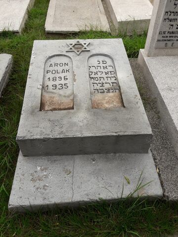 Lápida de Aron Polak