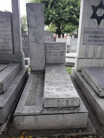 Lápida de Bahie de Farhi