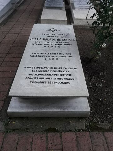 Lápida de Bella Halfon de Corkidi