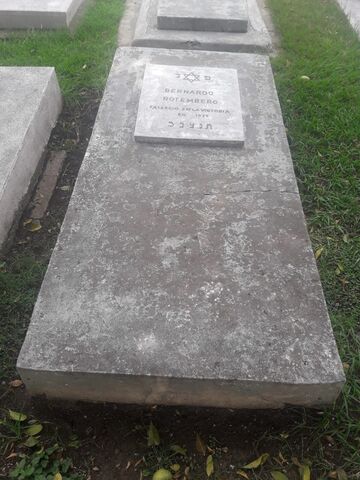 Lápida de Bernanrdo Rotemberg