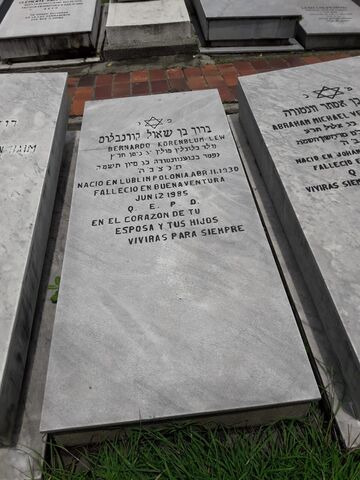 Lápida de Bernardo Koremblum