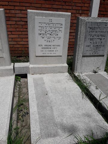 Lápida de Bernhardine Katz de Mathias