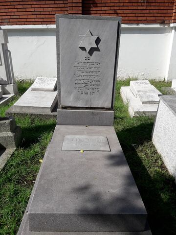 Lápida de Cecilia de Persyko