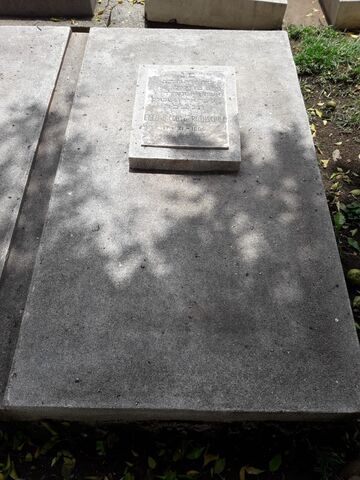 Lápida de Ella Jacobi de Rothschild