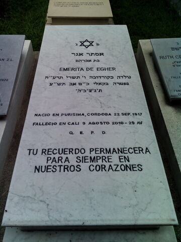 Lápida de Emerita Anaya de Egher