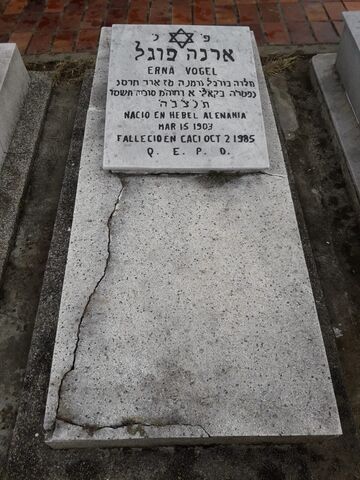 Lápida de Erna Vogel