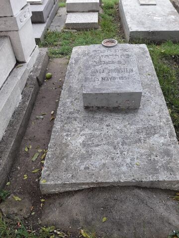 Lápida de Ginda Brunstein