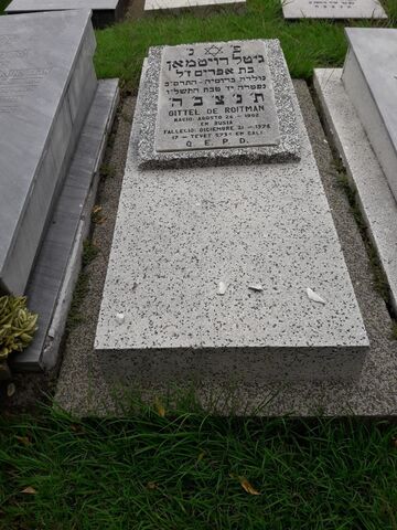Lápida de Gittel de Roitman