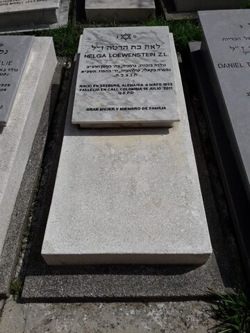 Lápida de Helga Lowenstein