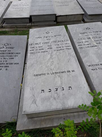 Lápida de Helmuth Harf Freundlich