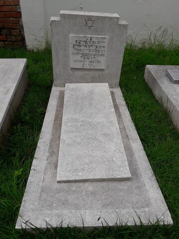 Lápida de Herbert Wartski (joven)