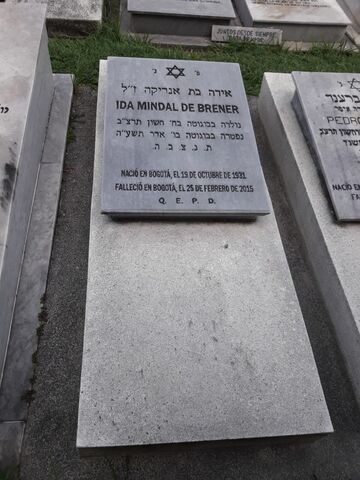 Lápida de Ida Brener