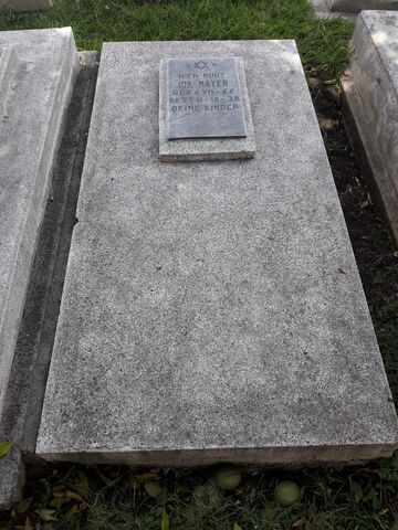 Lápida de Ida Mayer