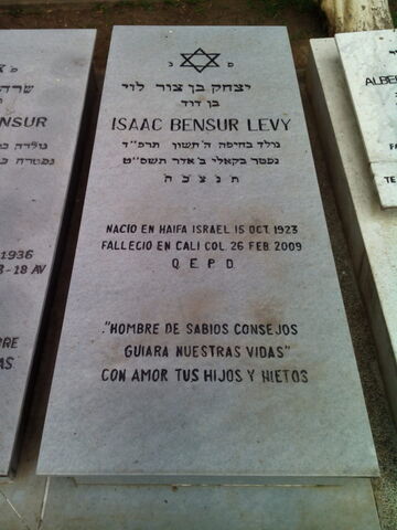Lápida de Isaac Bensur Levy