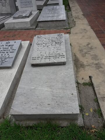 Lápida de Jacobo Eidelman