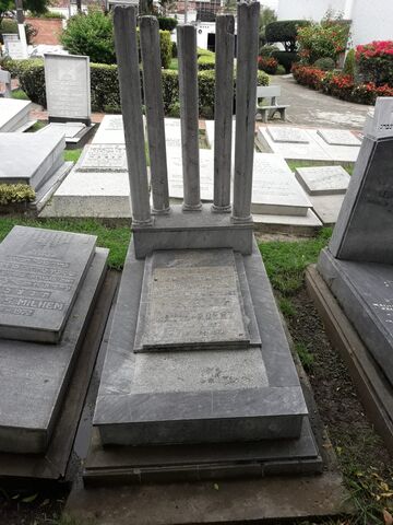 Lápida de Jaime Edery