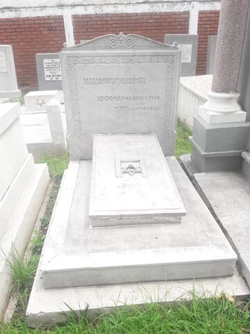 Lápida de James Elie Sasson (niño)