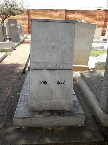 Lápida de Jose Ghitis