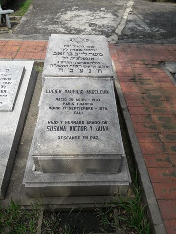 Lápida de Jose Hertzel Abadi