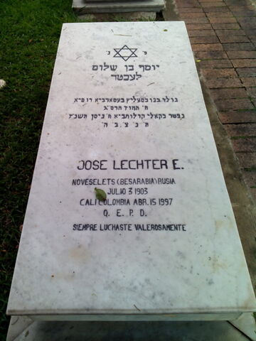 Lápida de Jose Lechter E.