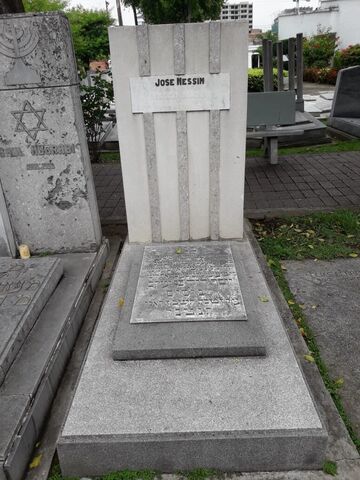 Lápida de Jose Nessim