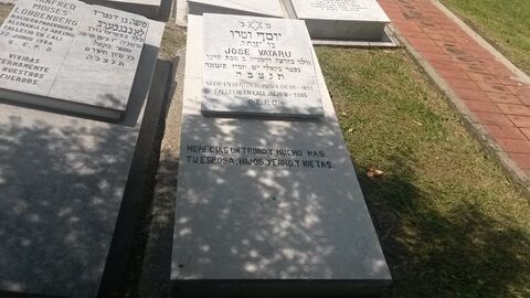 Lápida de Jose Vataru