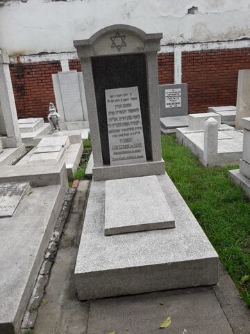 Lápida de Lea Tesone de Levy