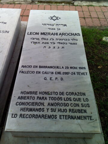 Lápida de Leon Mizrahi Arochas