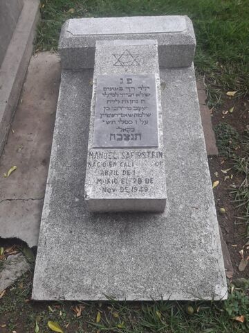Lápida de Manuel Safirstein