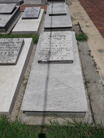Lápida de Mauricio Gabbai P.