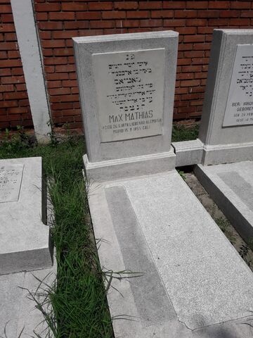 Lápida de Max Mathias