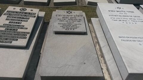 Lápida de Miguel Ghitis