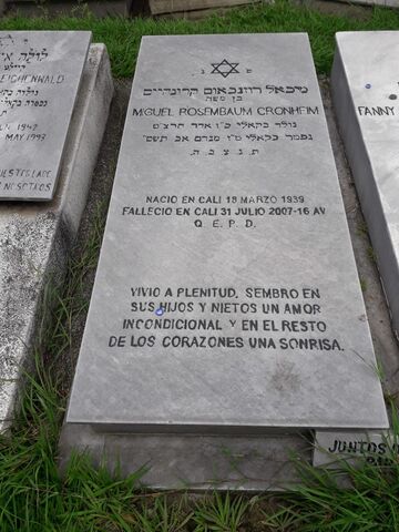 Lápida de Miguel Rosembaum