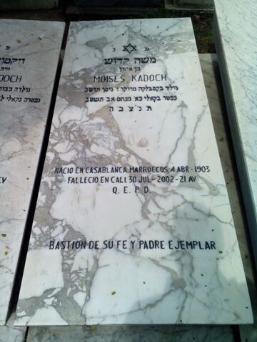 Lápida de Moises Kadoch