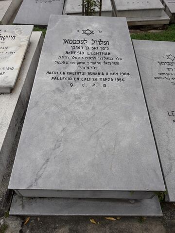 Lápida de Nemesio Lechtman