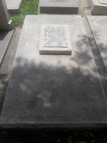Lápida de Otto Rothschild.
