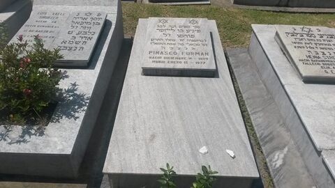 Lápida de Pinasco Furman
