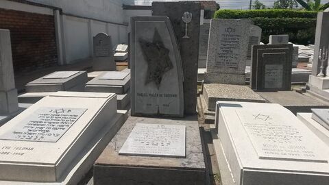 Lápida de Raquel Malca de Sadovnik