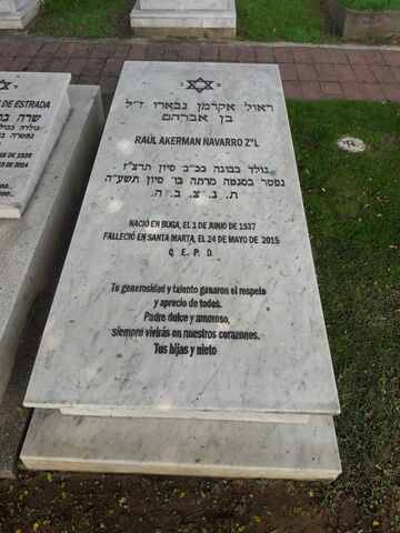 Lápida de Raul Akerman