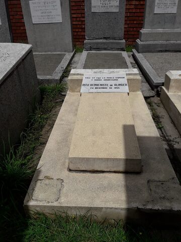 Lápida de Rita Benveniste de Klinger