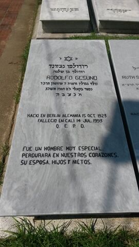 Lápida de Rodolfo Gesund