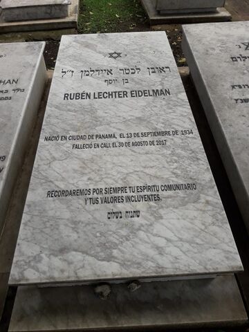 Lápida de Ruben Lechter