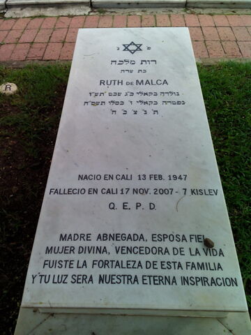 Lápida de Ruth de Malca