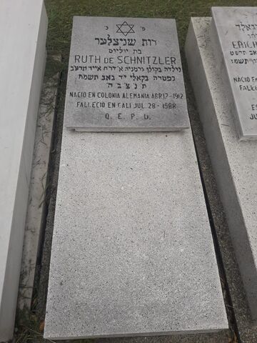 Lápida de Ruth de Schnitzler