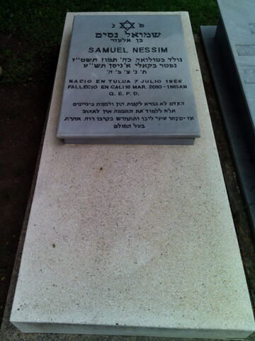 Lápida de Samuel Nessim