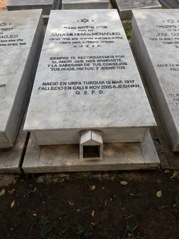 Lápida de Sara Milhem de Menadjed