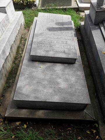 Lápida de Simon Milhem